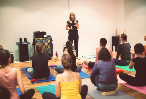 Intro into the philosophy and practice of Ashtanga Vinyasa Yoga at Nurayama Yoga, Alghero, Italy